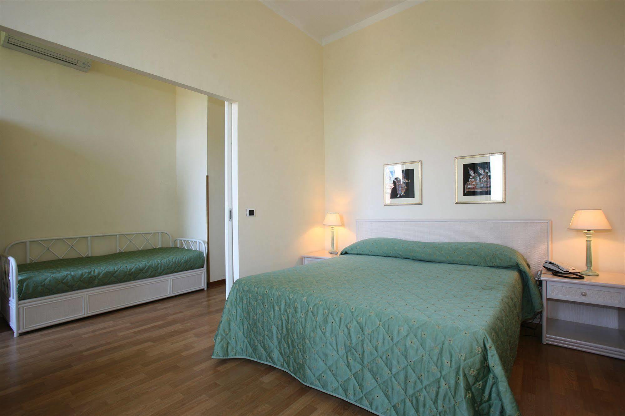 Hotel Duomo Siena Esterno foto
