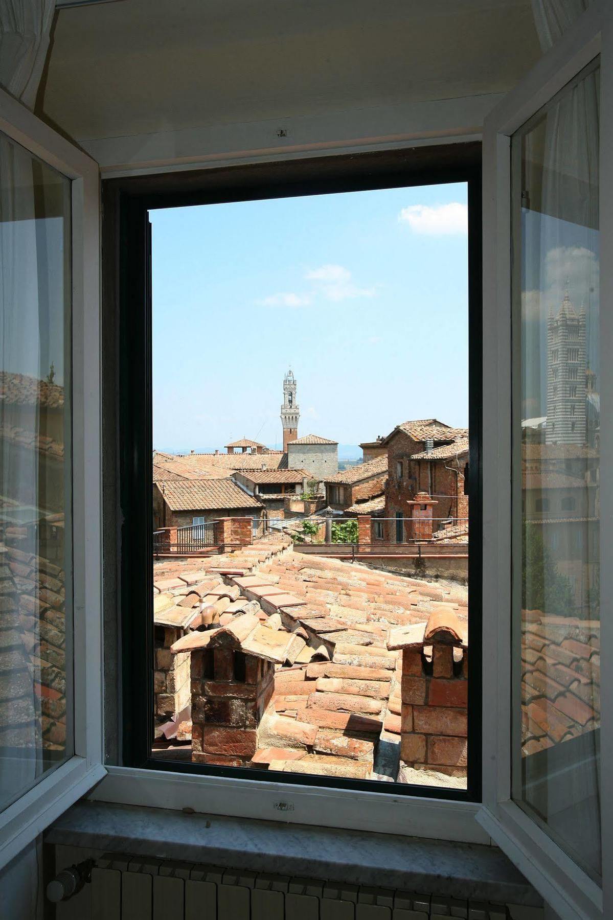 Hotel Duomo Siena Esterno foto