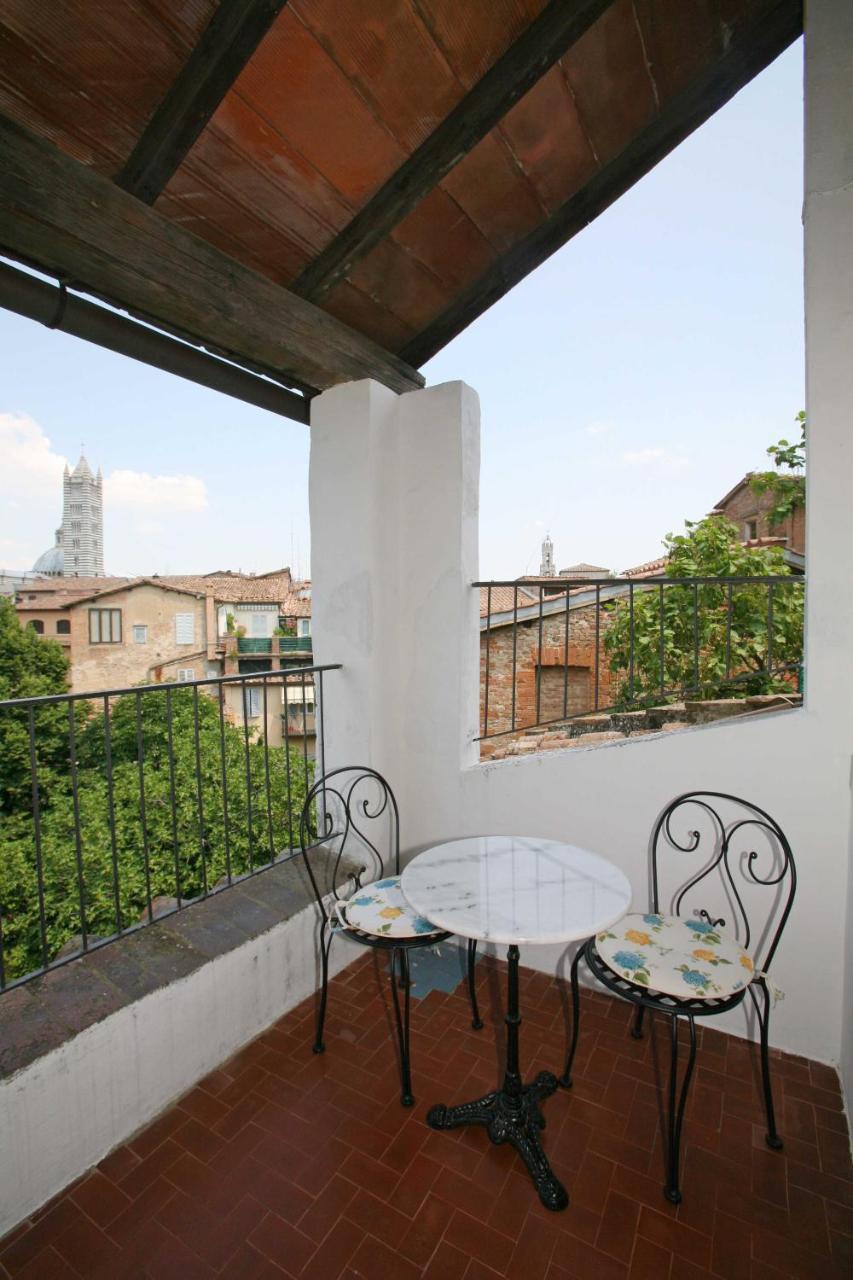 Hotel Duomo Siena Esterno foto