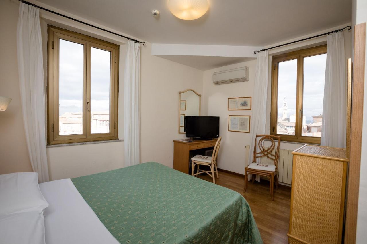Hotel Duomo Siena Esterno foto